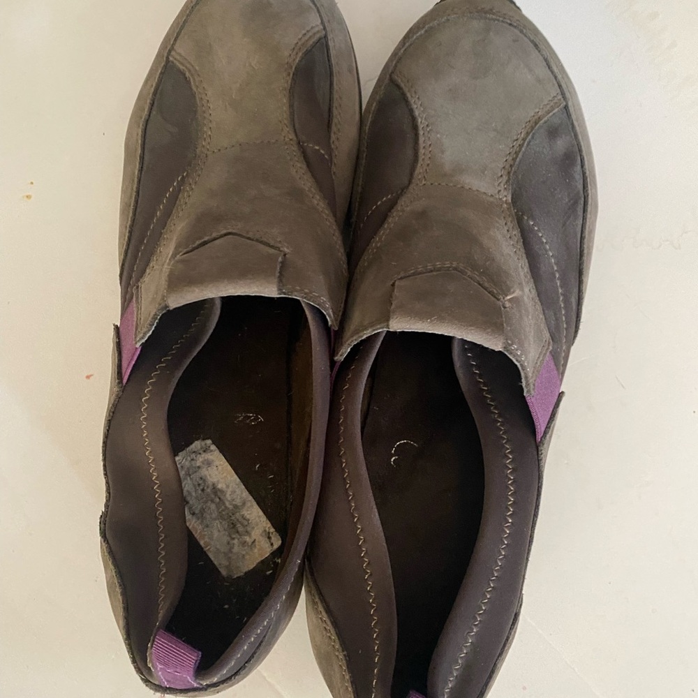 Aerosoles Shoes Women 9.5 Gray Loafer Purple Trim Man Made Leather Upper - Picture 3 of 8